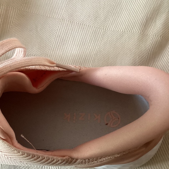 KIZIK Athens Peaches N'Cream Hands Free Slip-On/Tie Sneakers Women’s 9 Men’s 7.5 - Picture 5 of 5